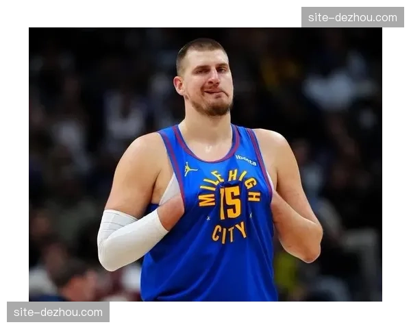 约基奇砍下23分21板19助超级三双，掘金高低位策应体系运转流畅