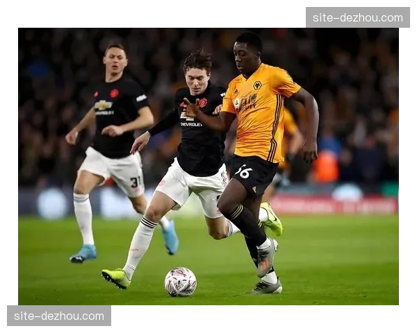 利兹联保级关键战损兵折将 施塔赫罗登脚踝受伤确认缺阵